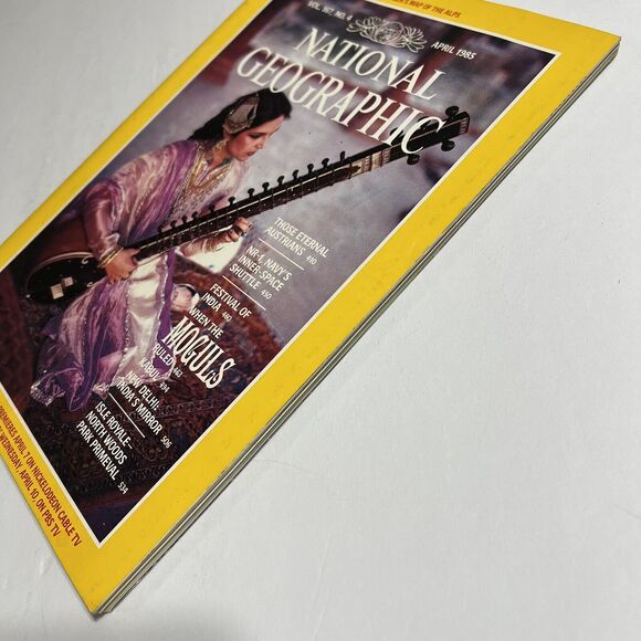 Vintage National Geographic April 1985 Austrians Alps India Moguls Kabul - Picture 11 of 12